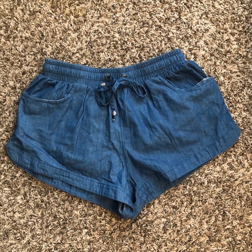 Women’s stretchy jean boutique shorts
